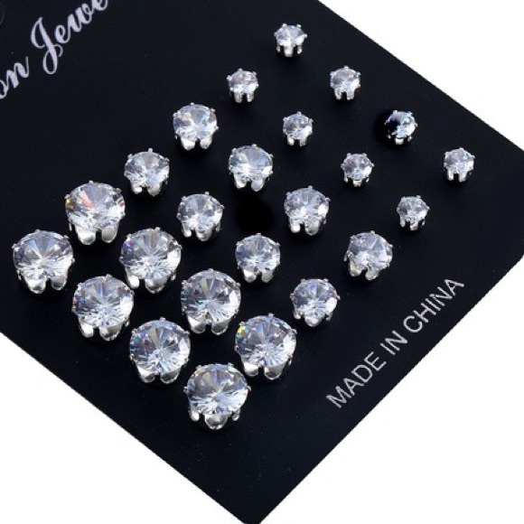 12 Pairs of Round Rhinestone Stud Earrings - Picture 4 of 6